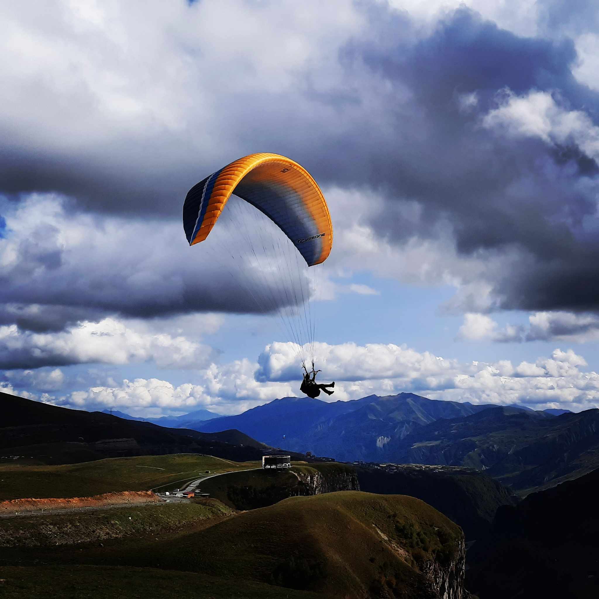 Long paragliding flight in Gudauri at an affordable price